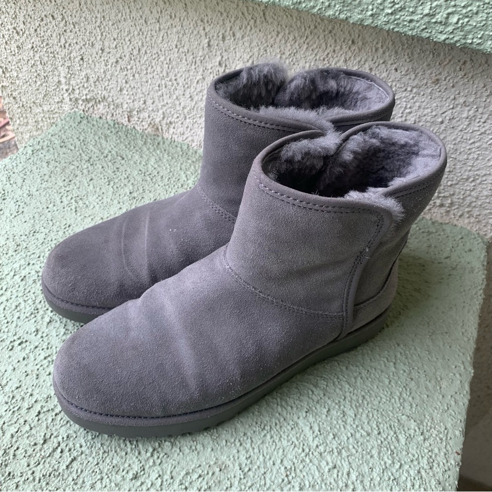 UGG Cory II Bootie in Gray Size 6.5
